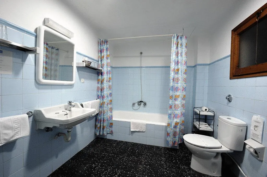 Guest house Hostal Residencia Catalina Palamos